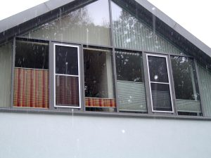 Fensterfront mit Insekten- und Sonnenschutz