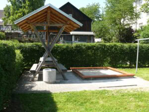 Grillplatz, Sitzgruppe und Sandkasten
