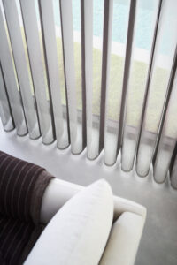 KADECO Lightwave in Grau und Detailansicht